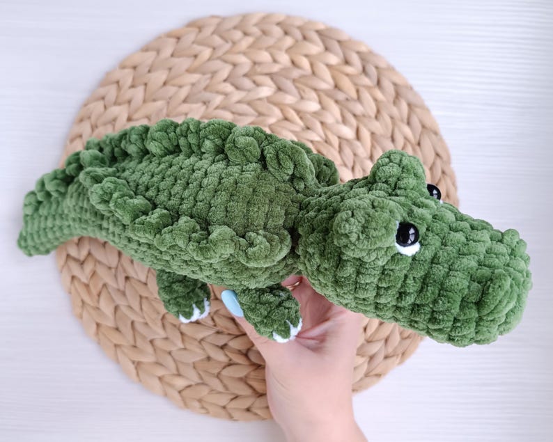Crocodile plush crochet no sew pattern Amigurumi alligator for the Christmas gift or other holidays souvenir Amigurumi tutorial 1