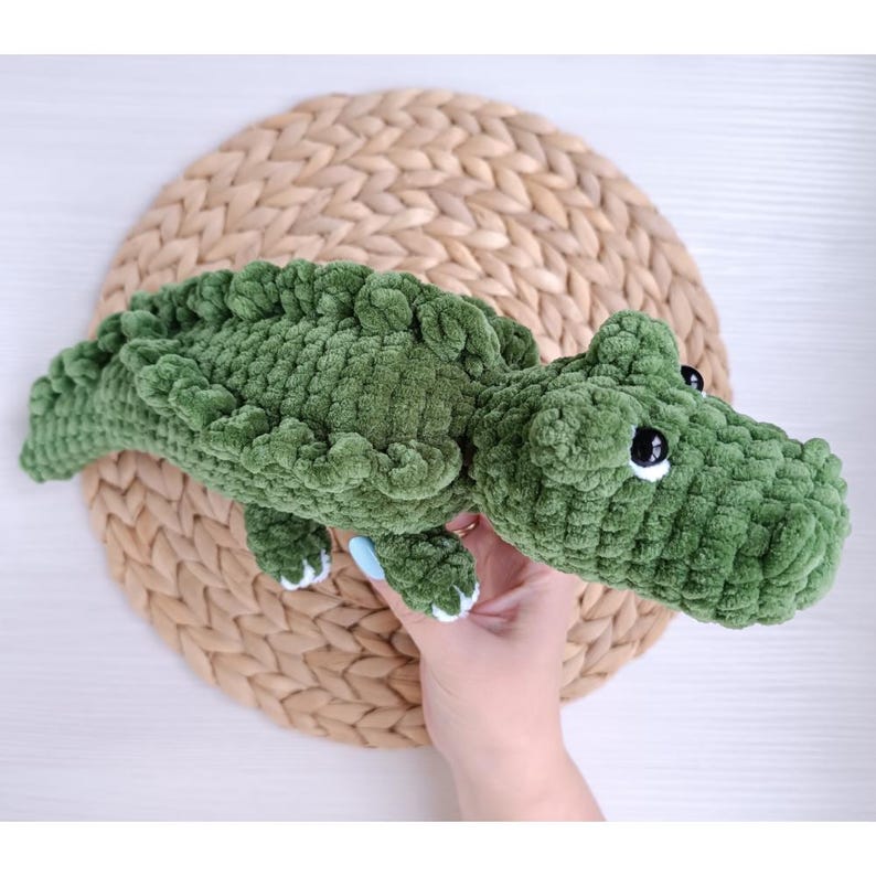 Crocodile plush crochet no sew pattern Amigurumi alligator for the Christmas gift or other holidays souvenir Amigurumi tutorial 7