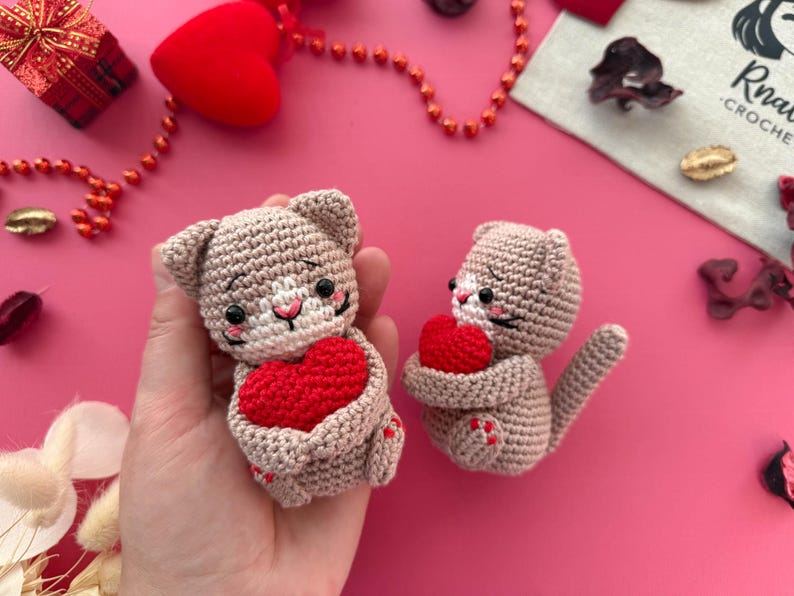Crochet Mini Cats 7 in 1,Pattern, English, French only,Cats with heart, Valentine day 6