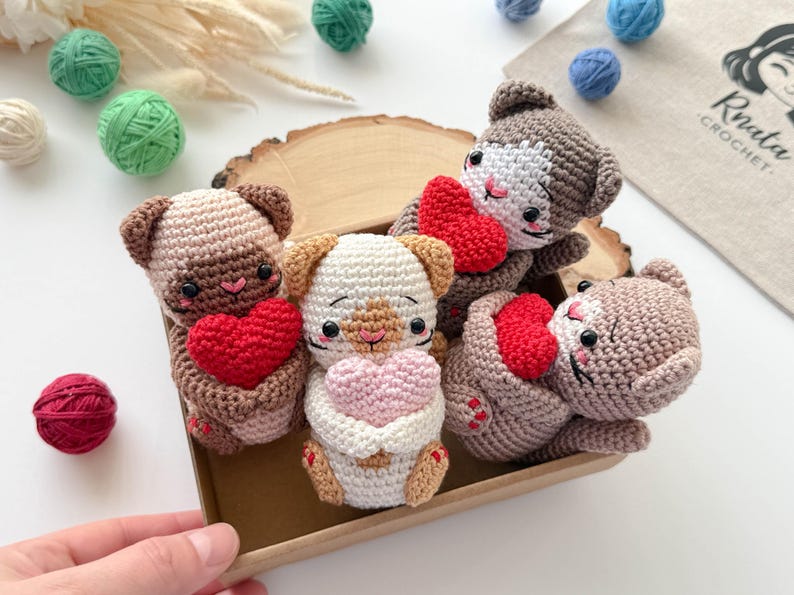 Crochet Mini Cats 7 in 1,Pattern, English, French only,Cats with heart, Valentine day 1
